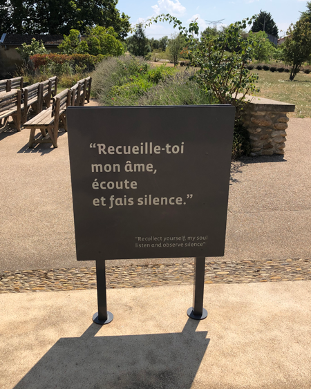 Recueille-toi mon âme... Recueille-toi mon âme, écoute et fais silence.